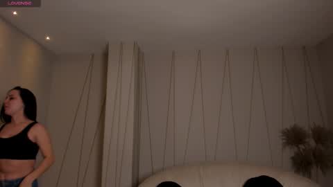 Snapshot of aliceharperx chatting on 10.25.25 Alice online show from 10.25.25