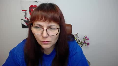 Snapshot of aliceinks chatting on 10.11.25 AliceInks online show from 10.11.25