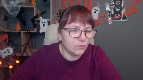 Snapshot of aliceinks chatting on 10.19.25 AliceInks online show from 10.19.25