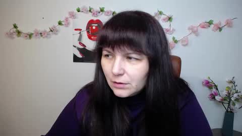 Snapshot of aliceinks chatting on 11.08.25 AliceInks online show from 11.08.25