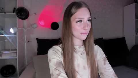 Snapshot of alicelababy_ chatting on 11.02.25 Alice online show from 11.02.25