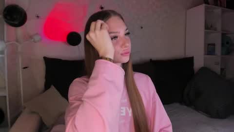 Snapshot of alicelababy_ chatting on 11.03.25 Alice online show from 11.03.25