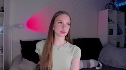 Snapshot of alicelababy_ chatting on 11.19.25 Alice online show from 11.19.25