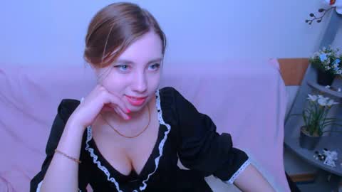 Snapshot of alicemias_ chatting on 07.14.26 Alice online show from 07.14.26