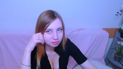 Snapshot of alicemias_ chatting on 07.20.26 Alice online show from 07.20.26