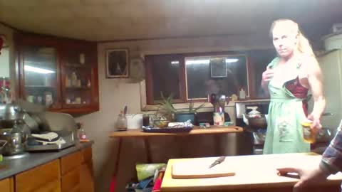 Snapshot of alicenjimmy chatting on 10.25.25 alicenjimmy online show from 10.25.25