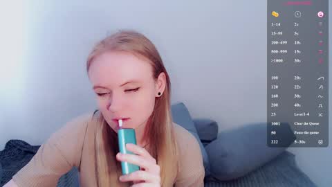 Snapshot of alicenya chatting on 05.09.26 Alice online show from 05.09.26