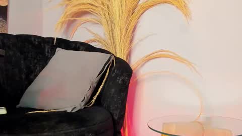 Snapshot of alicepoixxxon chatting on 10.26.25 ALICE online show from 10.26.25