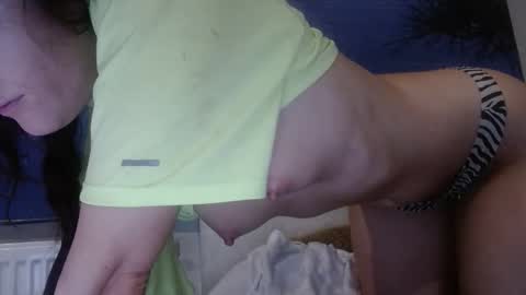 Snapshot of alicetailorrr chatting on 10.17.25 AliceTailorrr online show from 10.17.25