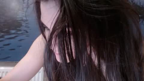 Snapshot of alicetailorrr chatting on 10.26.25 AliceTailorrr online show from 10.26.25