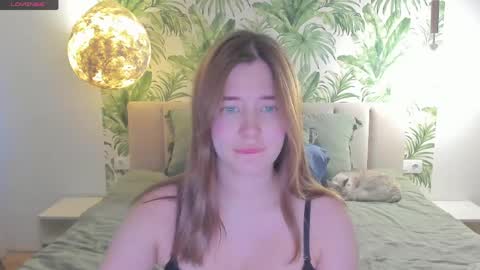 Snapshot of alicetuker chatting on 04.15.26 Alice online show from 04.15.26