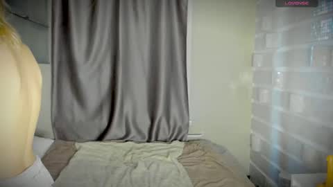 Snapshot of alicewonderyou chatting on 09.14.25 Alice online show from 09.14.25