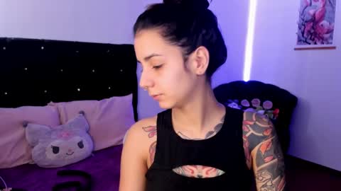 Snapshot of alicewoodville chatting on 12.08.24 Alice online show from 12.08.24