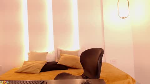 Snapshot of alicia_20_ chatting on 01.07.25 Alice online show from 01.07.25