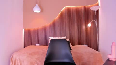 Snapshot of alicia_20_ chatting on 03.08.25 Alice online show from 03.08.25