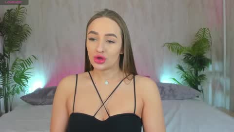 Mia online show from 02.11.25