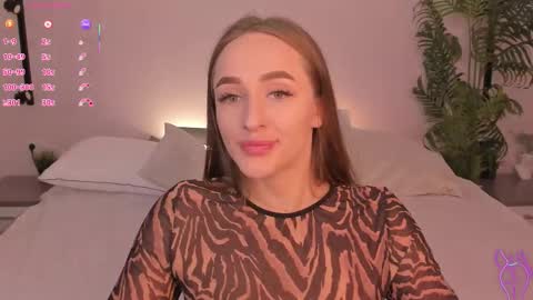 Mia online show from 10.17.25