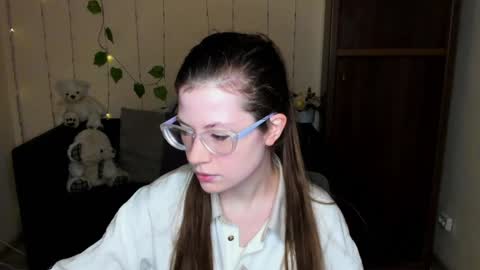 Snapshot of alicia_folow chatting on 01.15.25 Alicia online show from 01.15.25