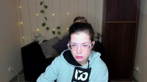 Snapshot of alicia_folow chatting on 01.27.25 Alicia online show from 01.27.25