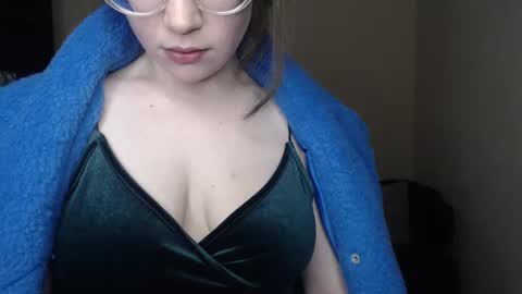 Snapshot of alicia_folow chatting on 02.08.25 Alicia online show from 02.08.25