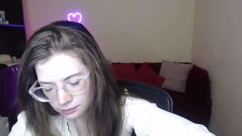 Snapshot of alicia_folow chatting on 02.09.25 Alicia online show from 02.09.25