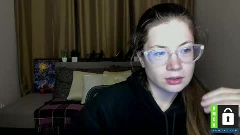 Snapshot of alicia_folow chatting on 09.17.25 Alicia online show from 09.17.25