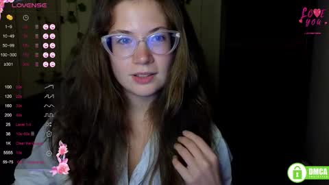 Snapshot of alicia_folow chatting on 09.20.25 Alicia online show from 09.20.25