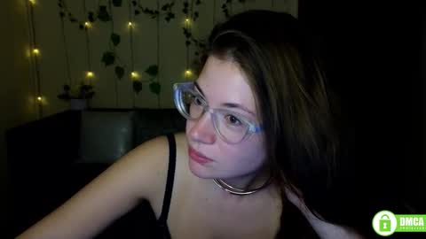 Snapshot of alicia_folow chatting on 09.25.25 Alicia online show from 09.25.25