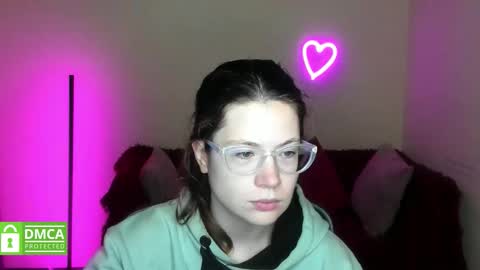 Snapshot of alicia_folow chatting on 10.28.25 Alicia online show from 10.28.25