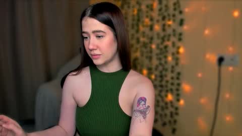 Snapshot of alicia_hines chatting on 10.24.25 Alicia online show from 10.24.25