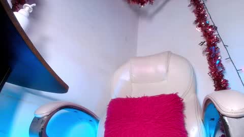 Alicia Kyse  online show from 12.18.24