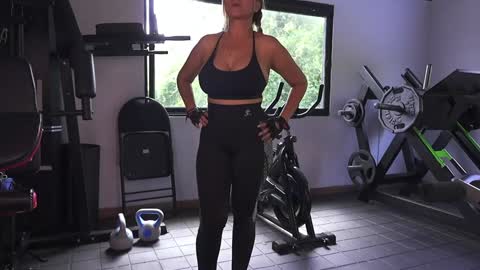 Alicia Lang online show from 10.18.25