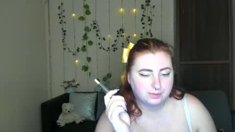 Snapshot of alicia_side_red chatting on 05.22.26 Alicia online show from 05.22.26