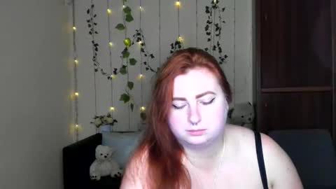 Snapshot of alicia_side_red chatting on 05.28.26 Alicia online show from 05.28.26