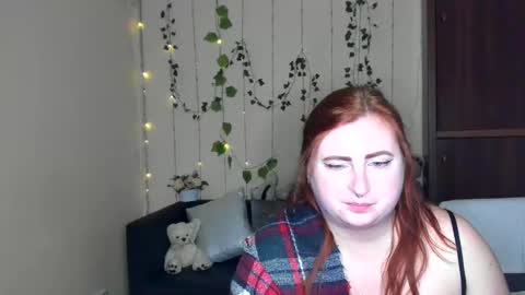 Snapshot of alicia_side_red chatting on 06.03.26 Alicia online show from 06.03.26