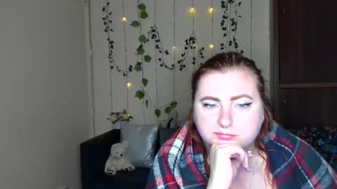 Snapshot of alicia_side_red chatting on 06.04.26 Alicia online show from 06.04.26