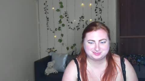 Snapshot of alicia_side_red chatting on 06.05.26 Alicia online show from 06.05.26
