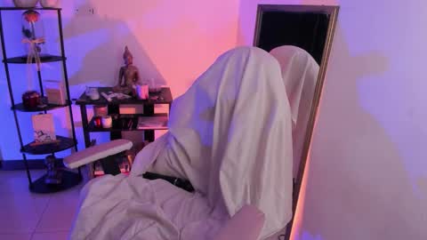 Alicia Grace online show from 11.13.25