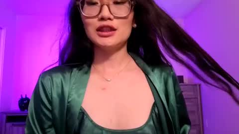 Snapshot of aliciaz3 chatting on 09.27.25 Alicia Hebi online show from 09.27.25