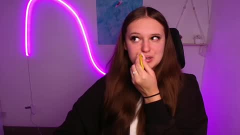 Snapshot of alicie_dream_ chatting on 10.20.25 Alicie online show from 10.20.25