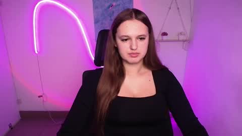 Snapshot of alicie_dream_ chatting on 10.30.25 Alicie online show from 10.30.25