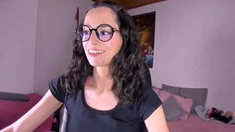 Aiko  Independent Model  online show from 12.15.25