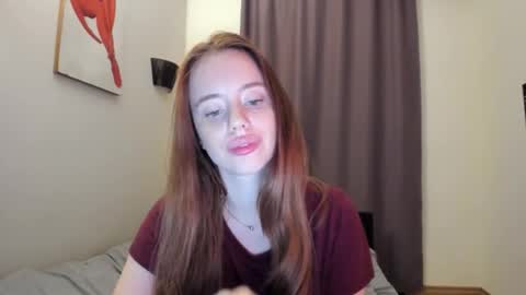 Snapshot of aliensi chatting on 09.21.25 aliensi online show from 09.21.25