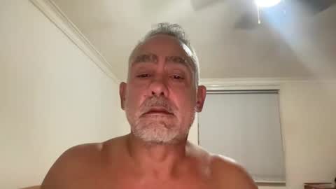 Snapshot of alientv chatting on 11.05.25 alientv online show from 11.05.25