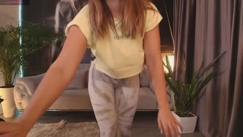 Aliessia online show from 10.23.25