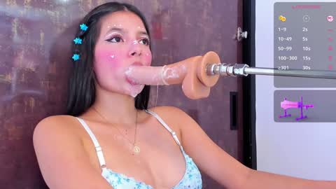 Snapshot of alina_cute18 chatting on 01.29.25 alina online show from 01.29.25