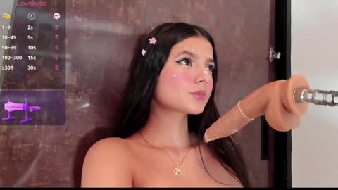 Snapshot of alina_cute18 chatting on 02.02.25 alina online show from 02.02.25