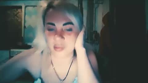 Snapshot of alinafrey_ chatting on 04.26.26 Alina online show from 04.26.26