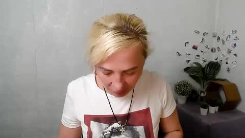Snapshot of alinafrey_ chatting on 05.07.26 Alina online show from 05.07.26