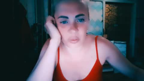 Snapshot of alinafrey_ chatting on 06.14.26 Alina online show from 06.14.26